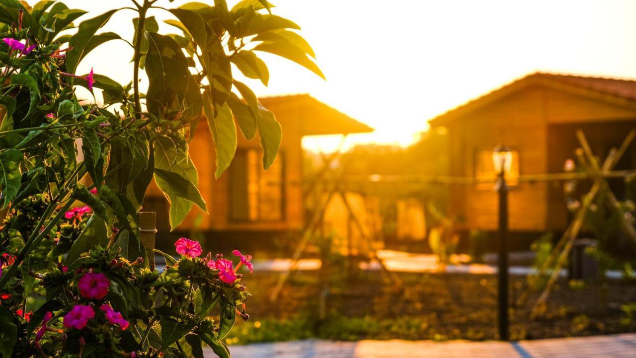 Lemon Garden Lodge Чирали Екстер'єр фото