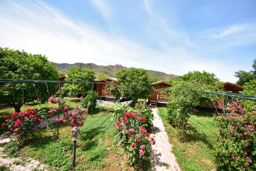 Lemon Garden Lodge Чирали Екстер'єр фото